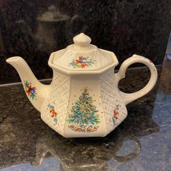 Sadler Christmas Teapot