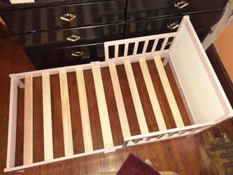 Toddler bed