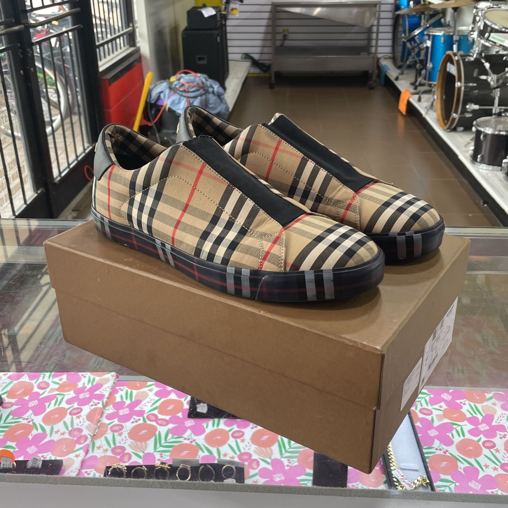 Burberry Shoes Size 45
