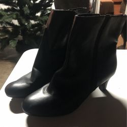 Women Size 9 Black Short Boots