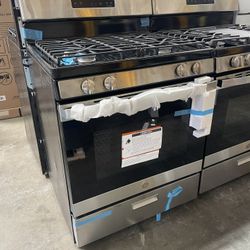 GE 30in. 4.8 cu. ft. Freestanding Gas Range in Stainless Steel