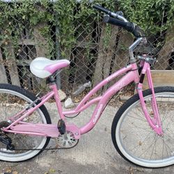 26” Girls Cruiser Bike. 
