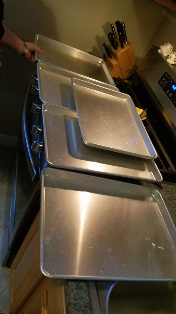 Commercial aluminum baking pans