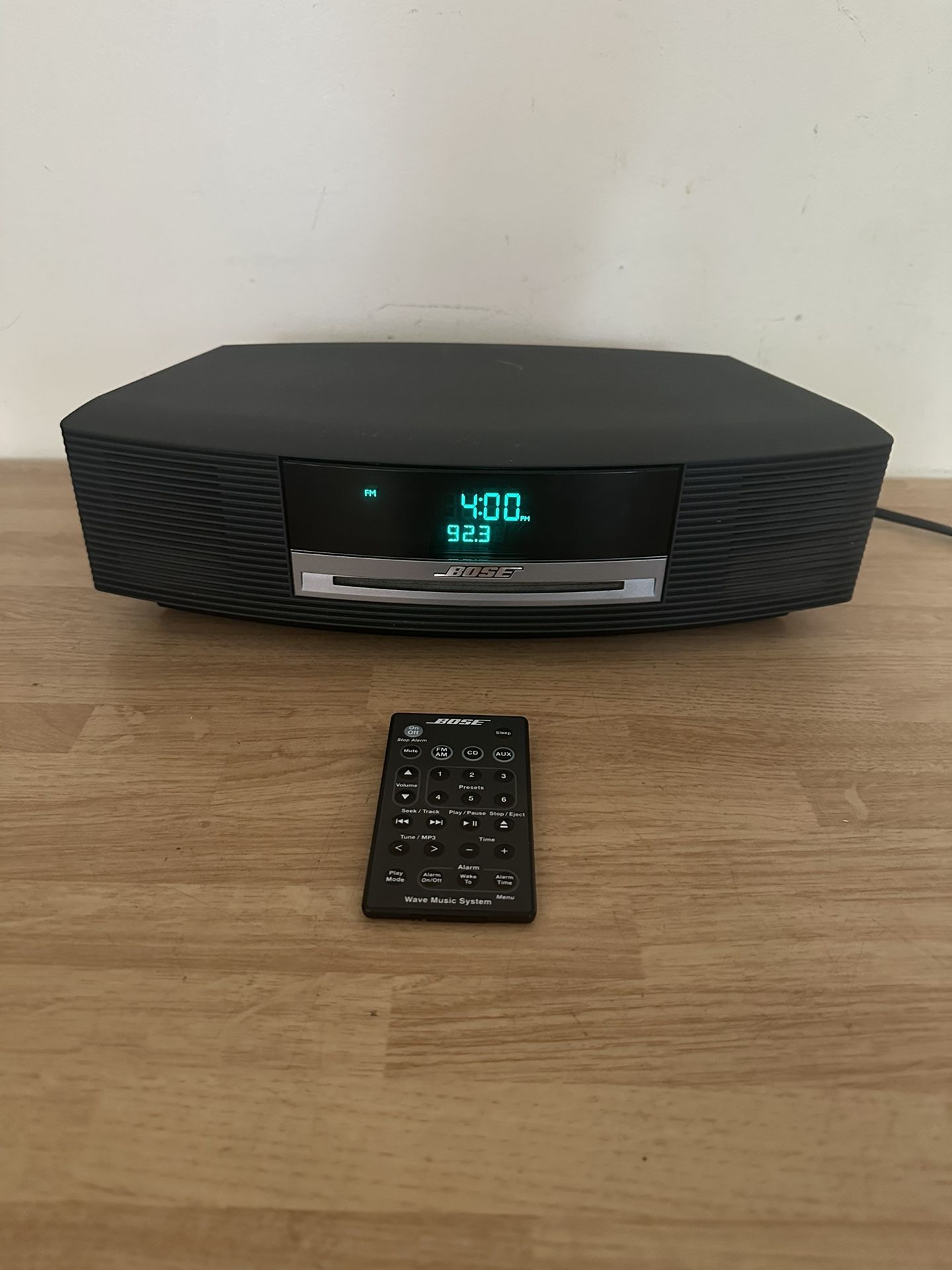 BOSE WAVE MUSIC SYSTEM - MODEL AWRCC1 - AUX LINE IN / BOSELINK / AM/FM RADIO / CD PLAYER / CLOCK w/ REMOTE -AUDIOPHILE HI-FI