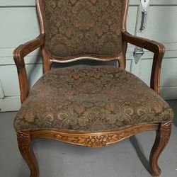 Elegant brown chair 