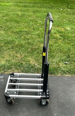Collapsing Expandable Gear Cart with Locking Casters