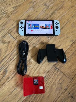 OLED Nintendo switch w/5 Games (Manhattan Pickup W 110 ST)
