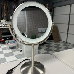 LED mirror like new 