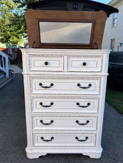 5 drawer lift top dresser