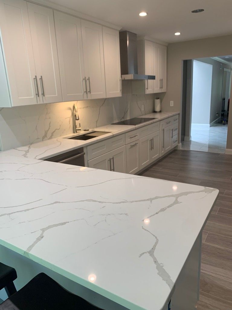 White Shaker Kitchen Cabinet Package 10x10