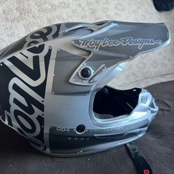 Troy Lee Designs XL Helmet