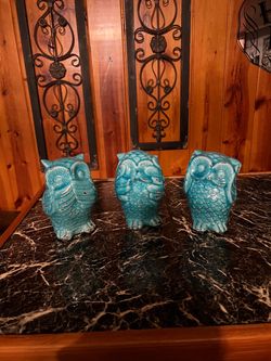 Set of 3 destressed owls