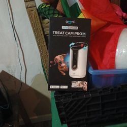 Pet Camera And Treat Dispenser 