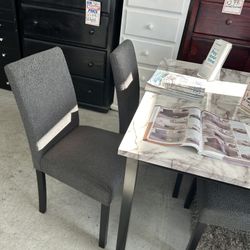 Comedor Para 4 Personas Pequeño / Financiamento Disponible 