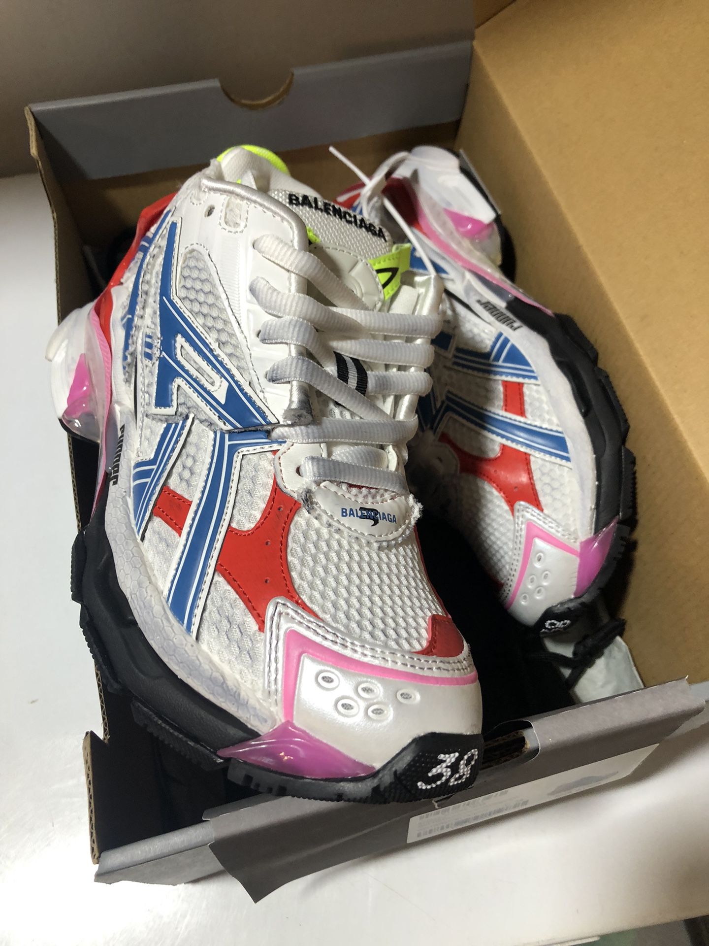 Size 38/39 Balenciaga runners