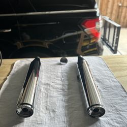 Harley Davidson Breakout Slip On mufflers 