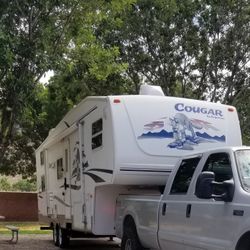 2 BEDROOM BUNKHOUSE 5TH WHEEL 