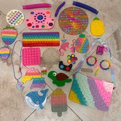 Pop It Fidget Toys - 30 + in this bundle
