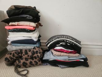 Lot of woman's clothes size small some medium