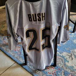*NEW* NFL New Orleans Saints Reggie Bush #25 Jersey Size Large NFL Players  with Tags