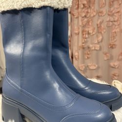 Blue faux leather platform boots with fur lining 