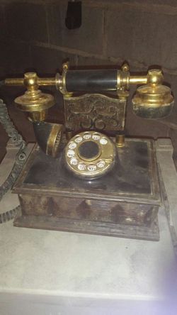 Antique phone for the low hurry collectible