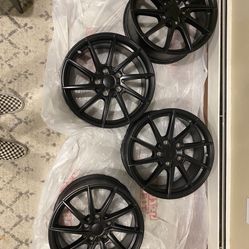 17” Gloss Black Rims w/ TPMS – 5x120 (Fits BMW 3/4/2/1 Series) – Clean Set