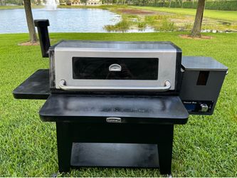 Cuisinart Oakmont Pellet Grill As is, Turns on, but turns right off, for parts or repair or use as a Charcoal grill