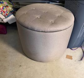 Large storage ottoman
