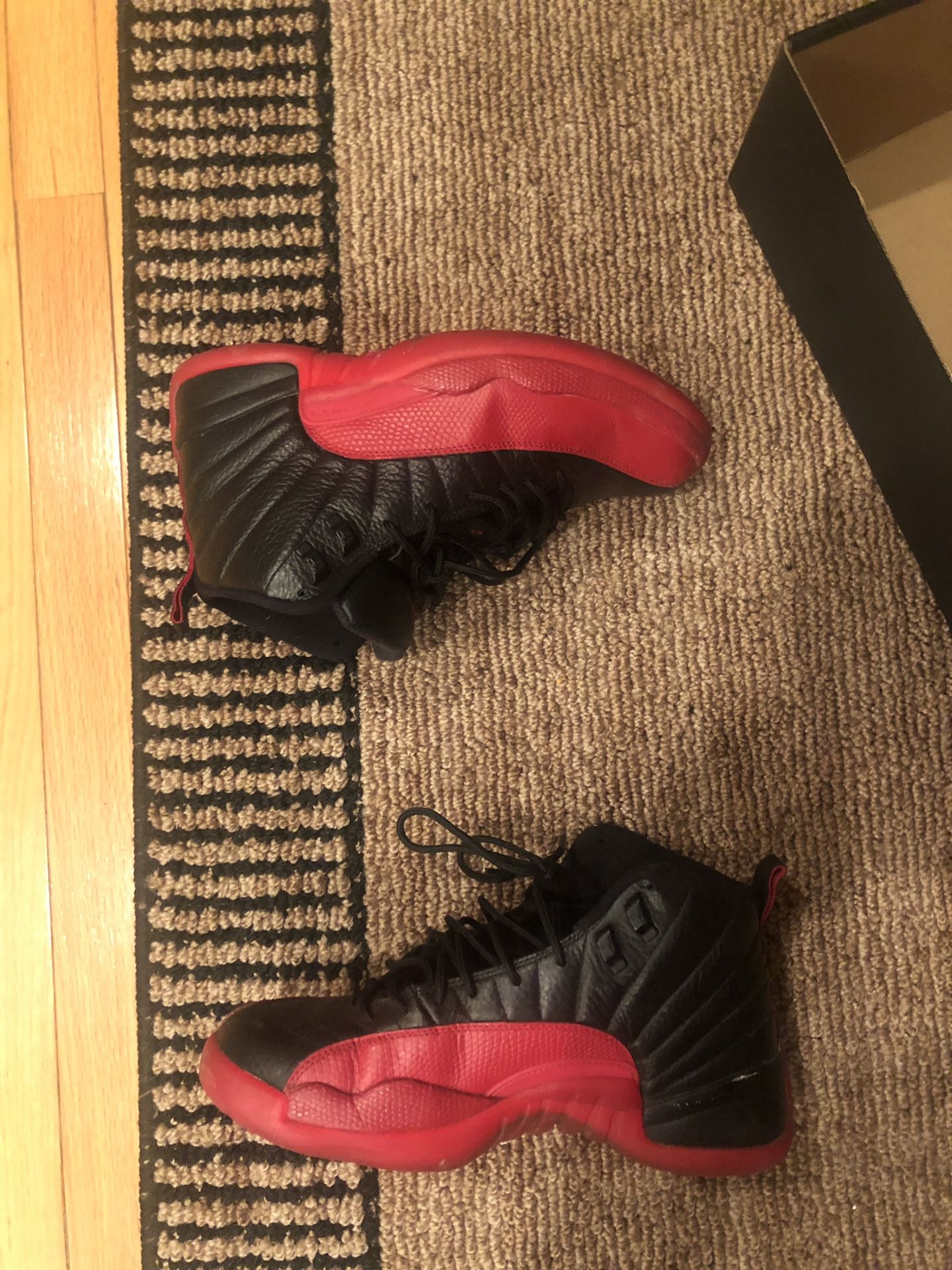 Jordan 12 flu games size 9.5