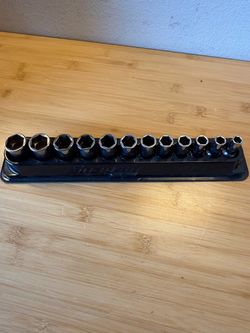 Snap on metric socket set