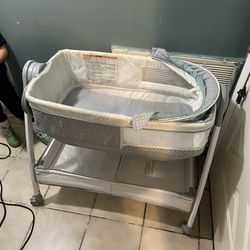 Bassinet/Changing Table