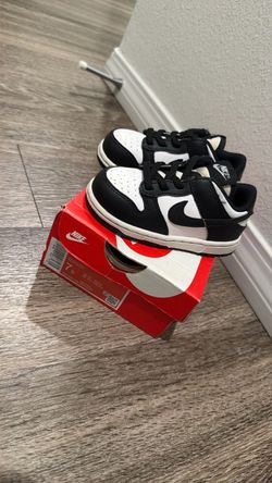 Nike Panda Dunks