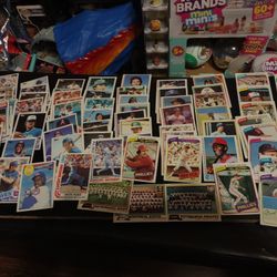 Vintage Baseball Cards Topps Years 1980, 81, 82, &1985 Lot Carl Yastrzemski Mike Schmidt Pete Rose Dale Murphy Reggie Jackson Rod Carew And More......