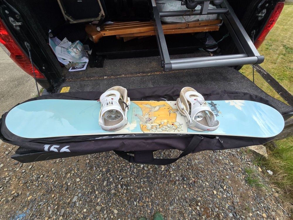 Ride Solace 146 Snowboard With Ride Lxh Bindings