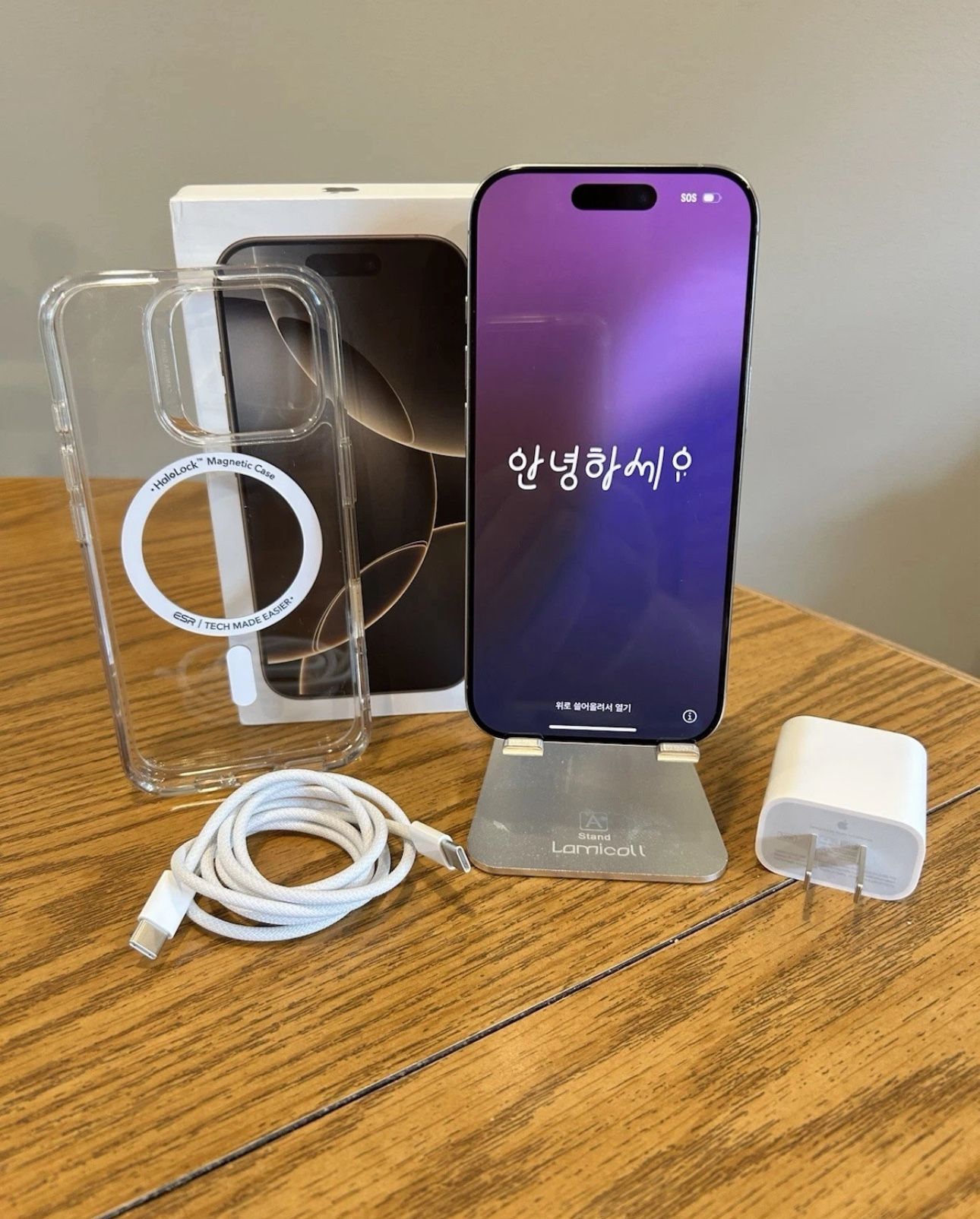 Apple - iPhone 16 Pro - Natural Titanium - 128GB - Unlocked - Bundle