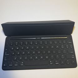 Apple Smart Keyboard (IPad 7th Generation) 