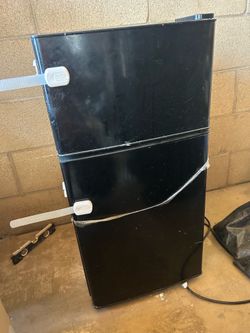 Mini fridge