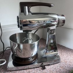 SUNBEAM DELUXE MIXMASTER 12 SPEED MIXER BROWN CHROME w/BOWLS & BEATERS