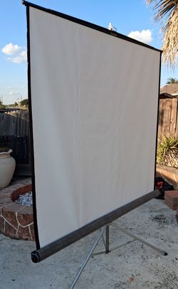 Da-Lite Screen Projector