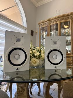 Yamaha HS8 Powered Studio Monitors - White