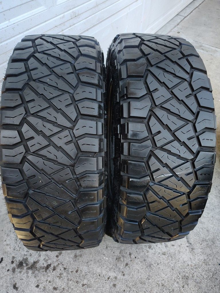 Par De llantas Usadas Todo Terreno NITO GRAPPLER  LT 265/70/R/17 80% De Vida 