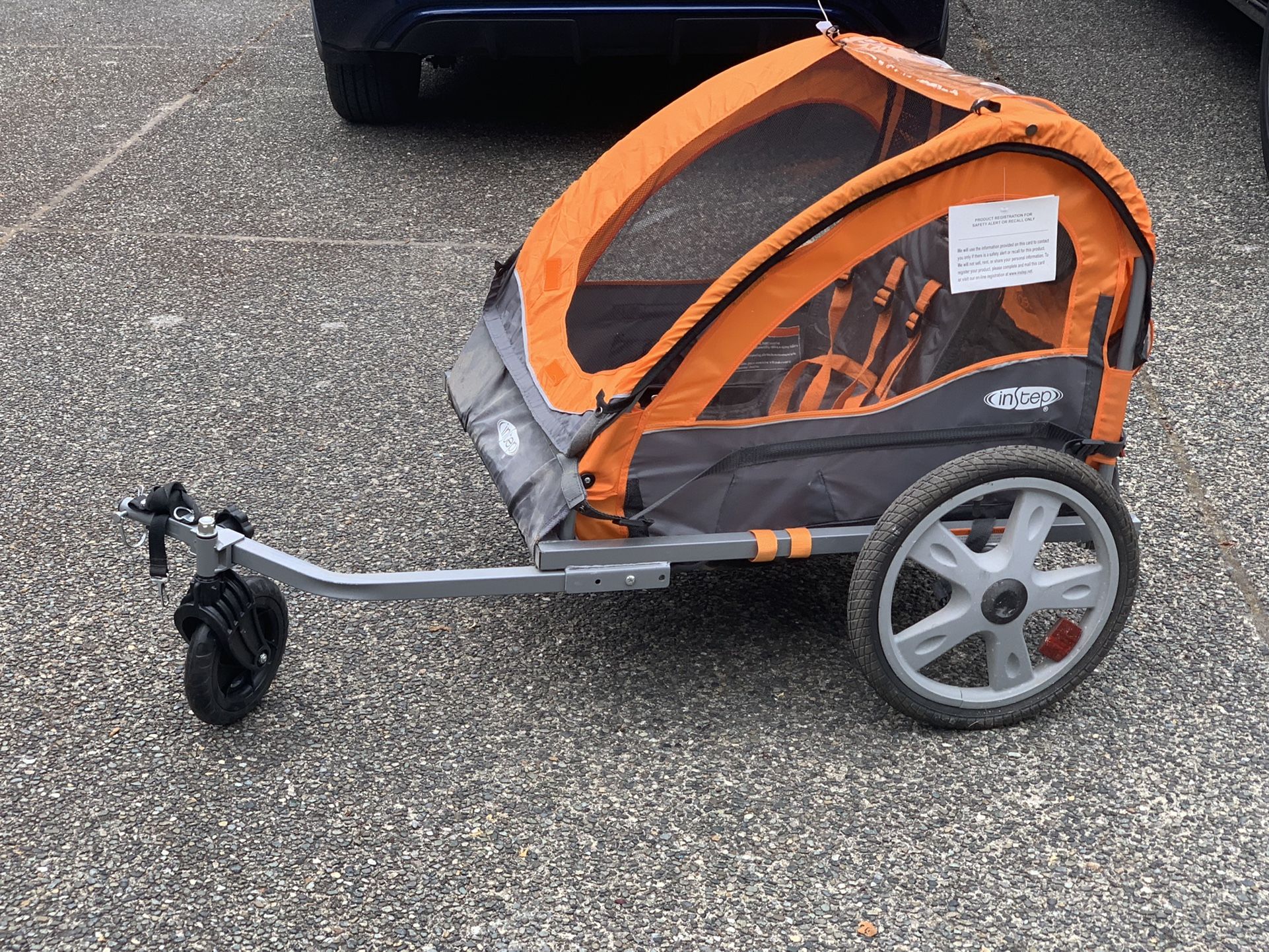 Double bicycle trailer from Instep