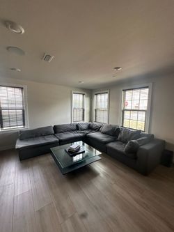 Marlo sectional Gray - Pick up only