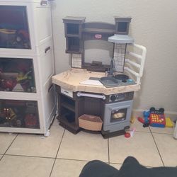 Kitchen Play