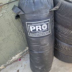95 LB PUNCHING BAG from PRO BOXING EQUIPMENT