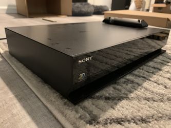 SONY Blue Ray/DVD/Receiver-with remote..like new