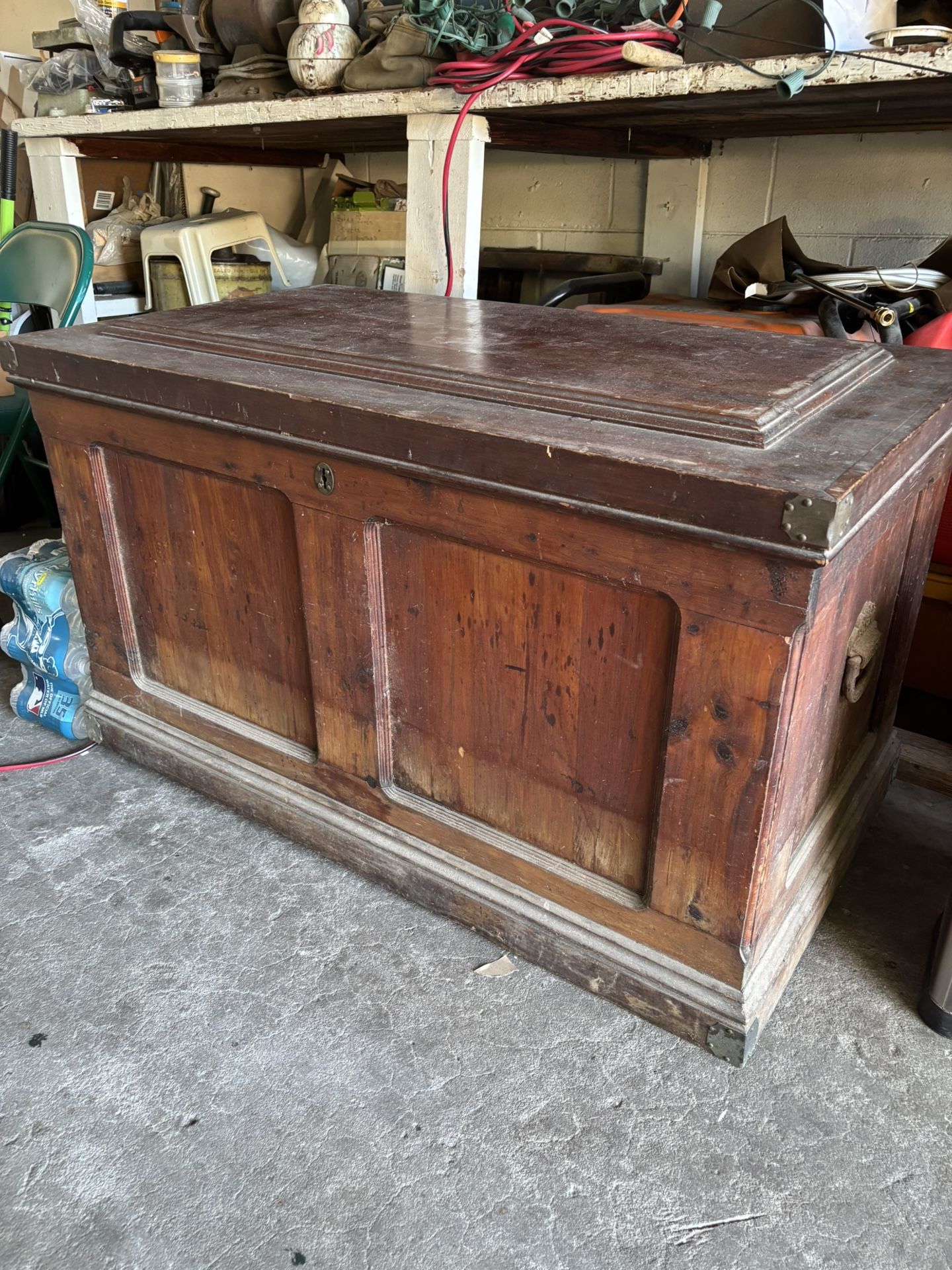 FREE   ANTIQUE  CEDAR  CHEST    