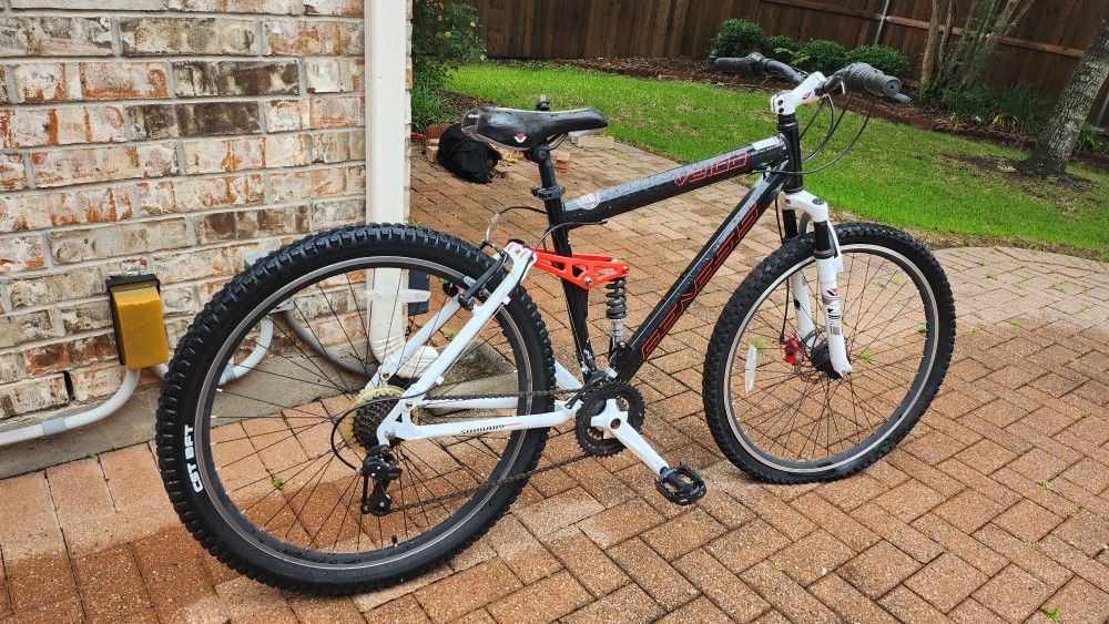 Mountain Bike Genesis V2100 for Sale in Plano TX OfferUp