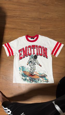 Mixed Emotion T-Shirt Size Small